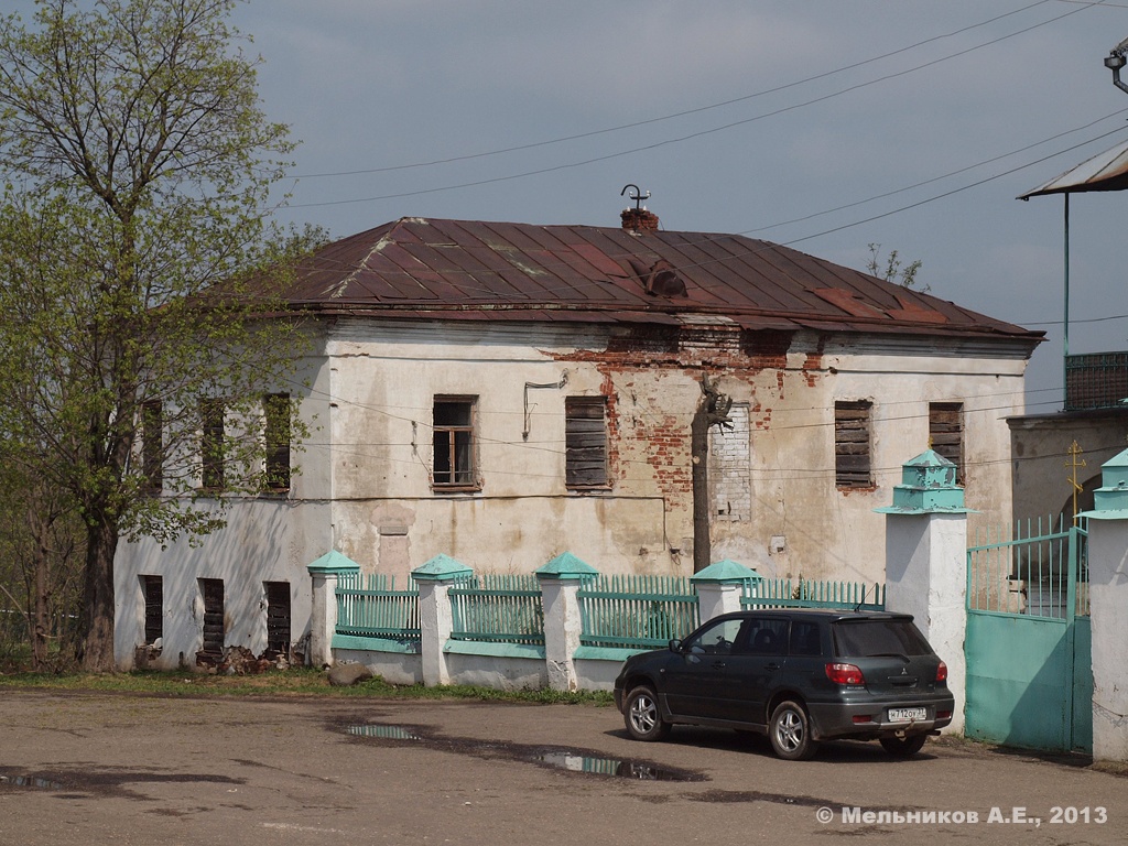 Лежнево, Советская площадь, 8А