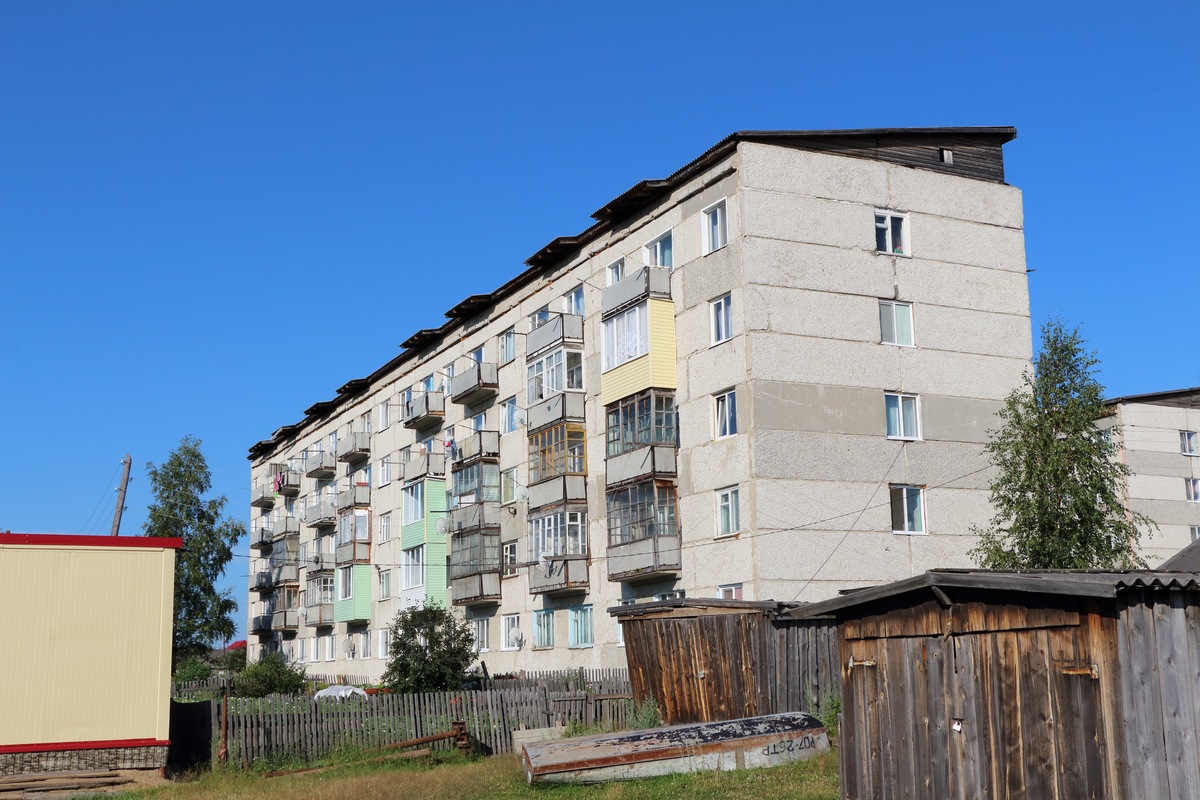 Белый Яр, Улица Космонавтов, 4А