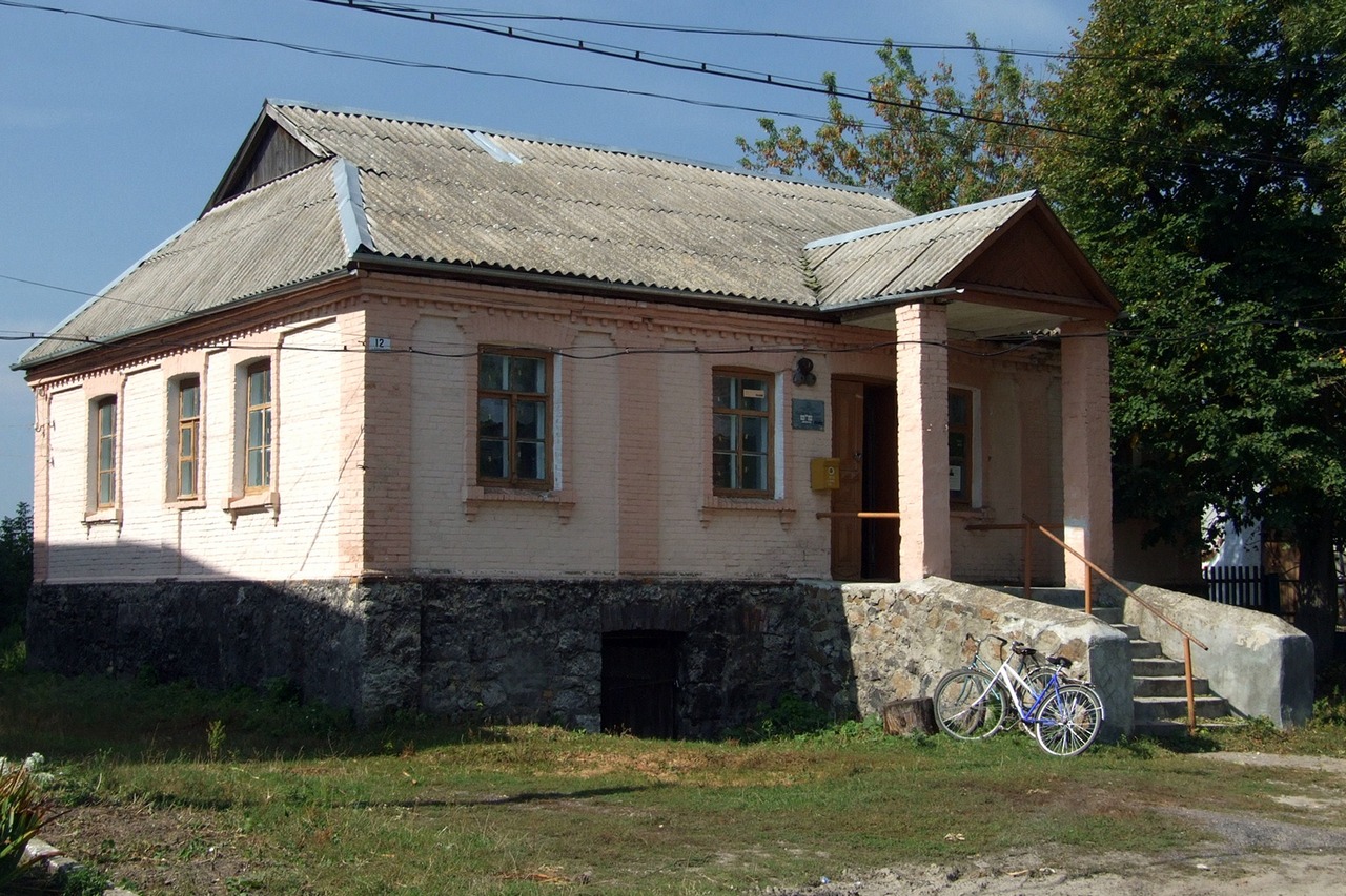 Тывровский район, прочие н.п., с. Красное, улица Котовского, 12