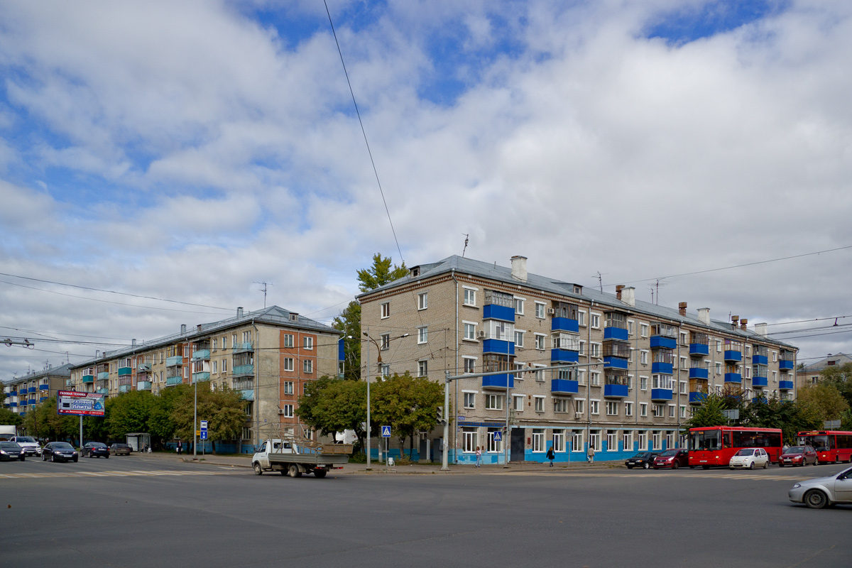 Kazan, Проспект Ибрагимова, 29; Улица Восстания, 26