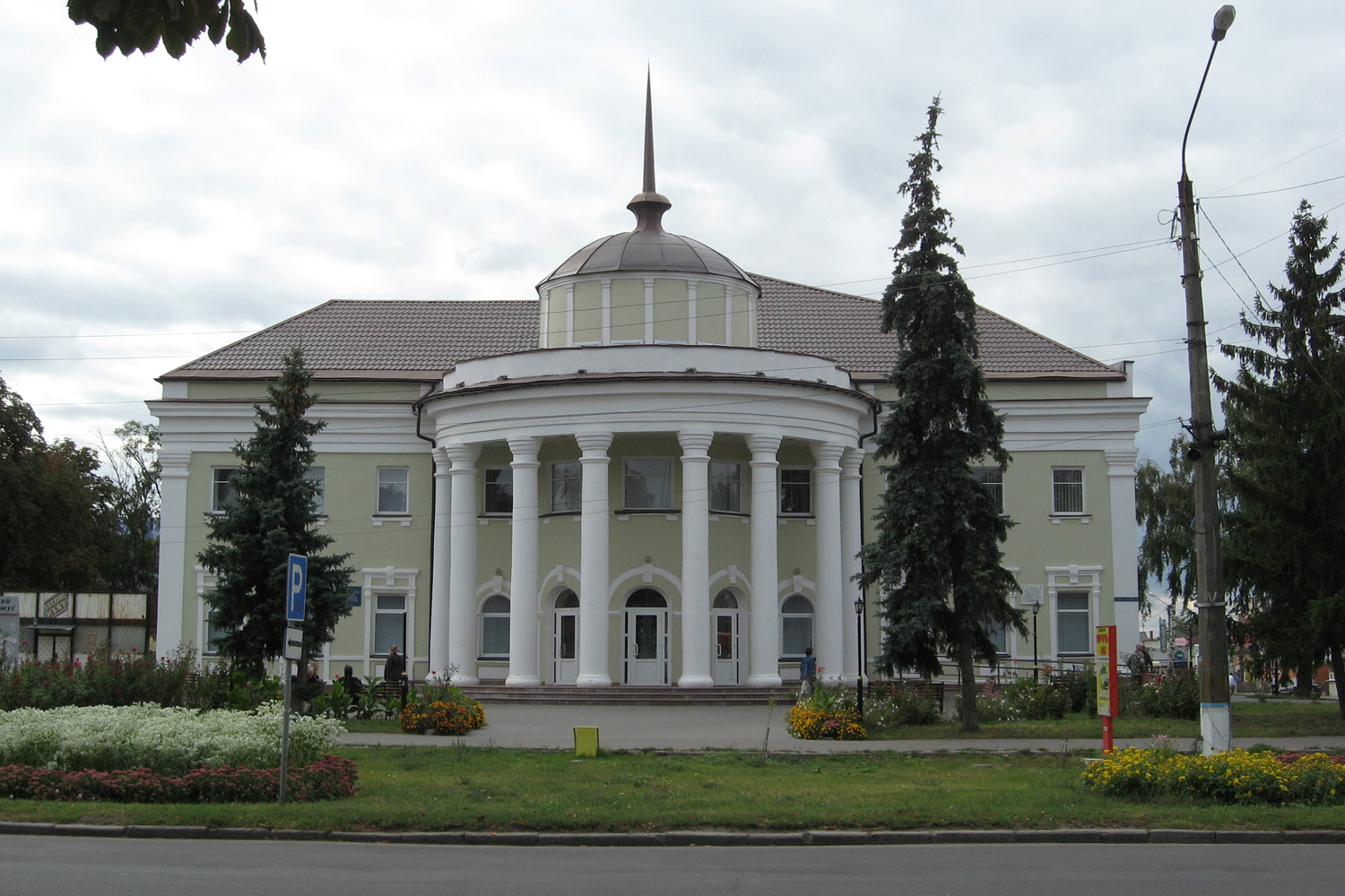 Миргород, Улица Гоголя, 141 / Воскресенская улица, 1