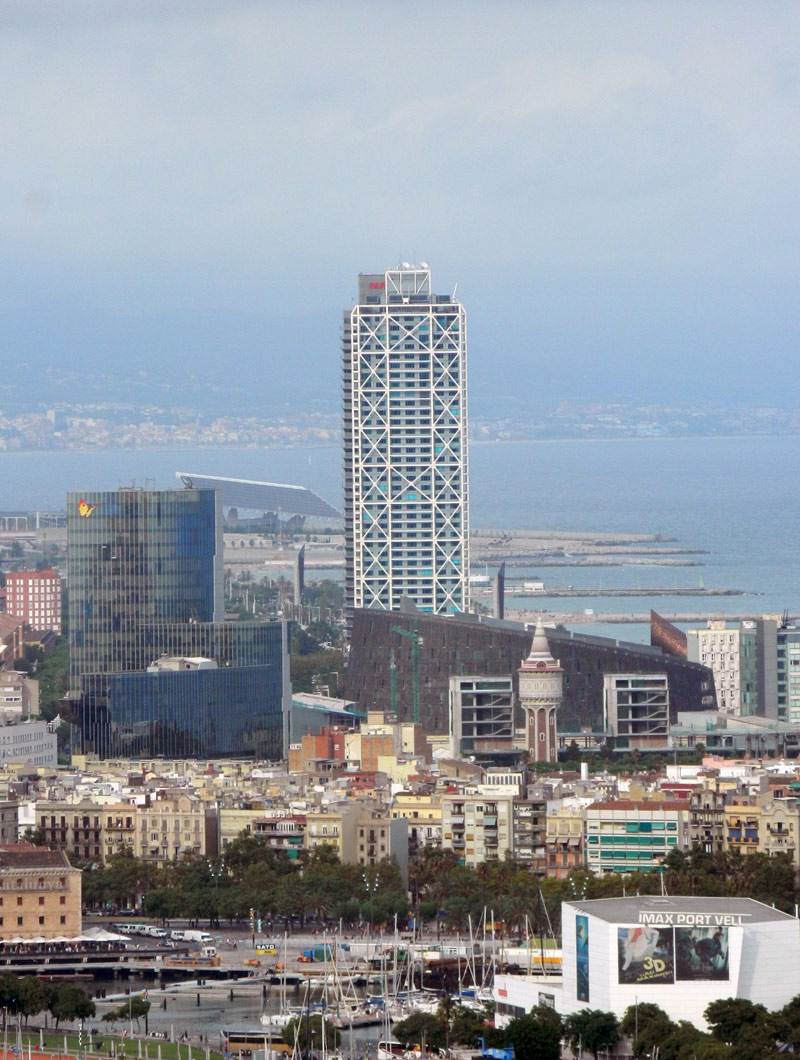 Барселона, Carrer de Marina, 19-21; Carrer del gas