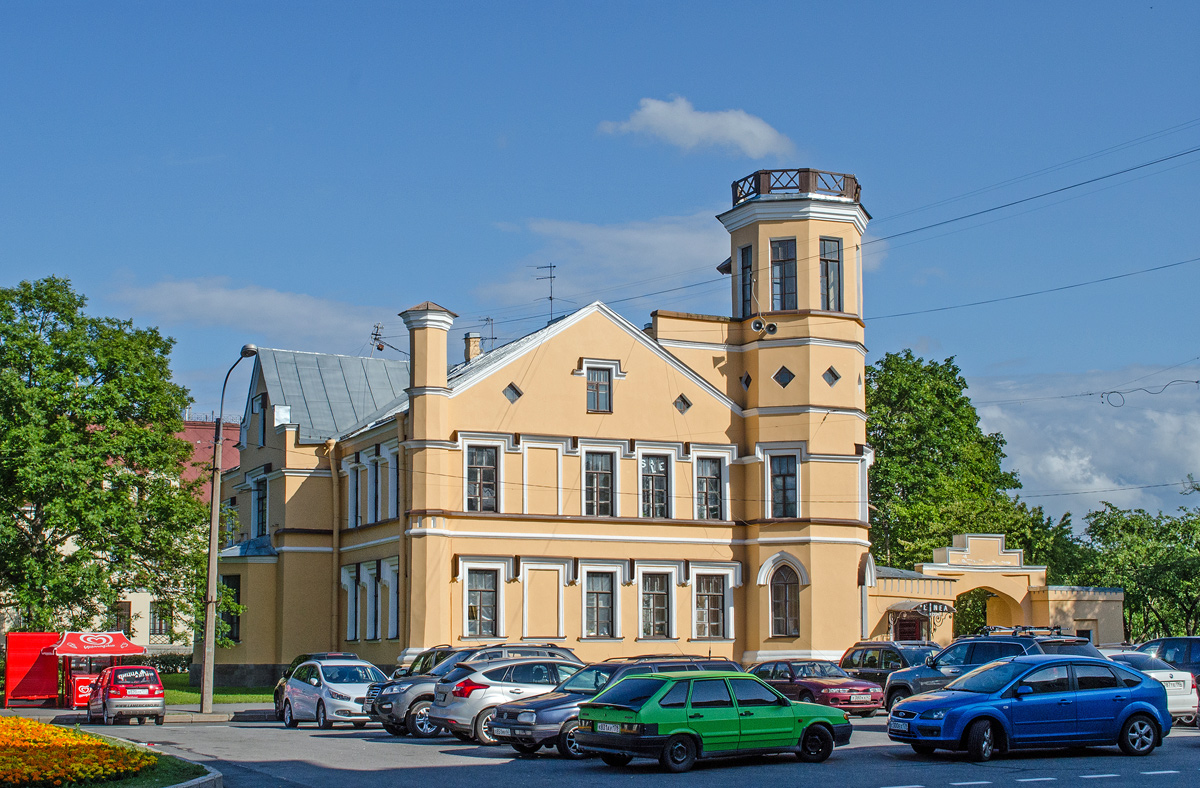 Петергоф, Санкт-Петербургский проспект, 46