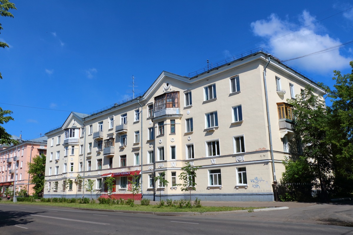 Северск, Коммунистический проспект, 43