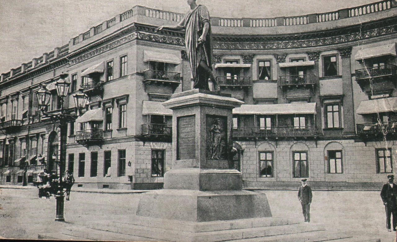 Одесса, Приморський бульвар, 8 / катерининська площа, 1; Приморський бульвар, 9
