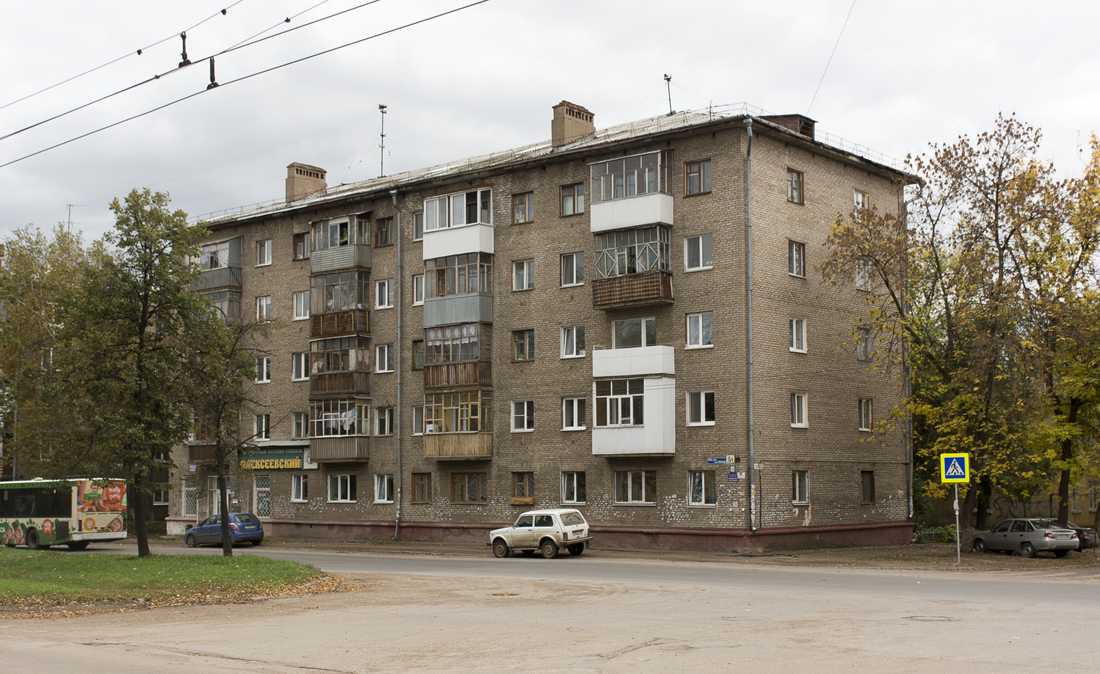 Уфа, Кольцевая улица, 154 / Улица Коммунаров, 20