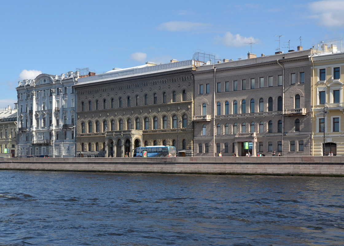 Санкт-Петербург, Дворцовая набережная, 26 / Миллионная улица, 27; Дворцовая набережная, 28