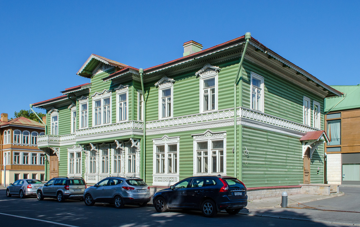 Peterhof, Правленская улица, 18