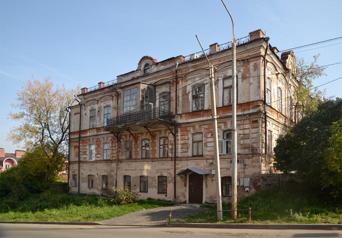 Казань, Улица Япеева, 18 / Нагорная улица, 35