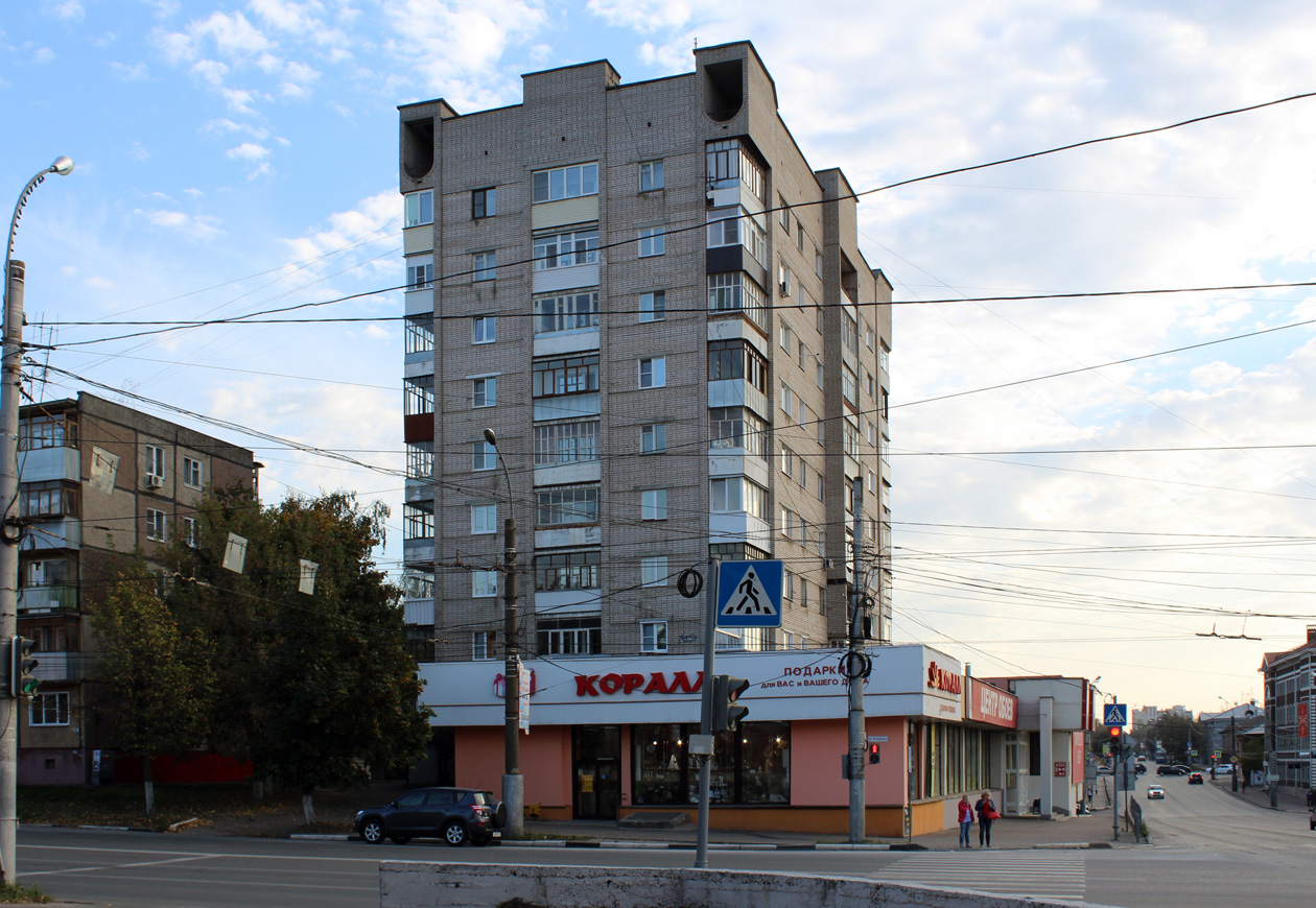 Иваново, Улица Марии Рябининой, 6 / Красногвардейская улица, 9