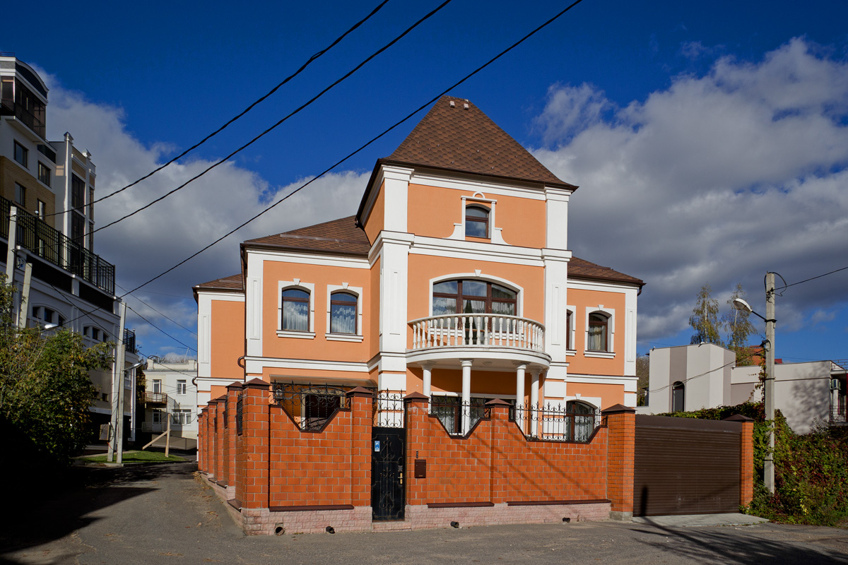 Казань, Овражная улица, 1