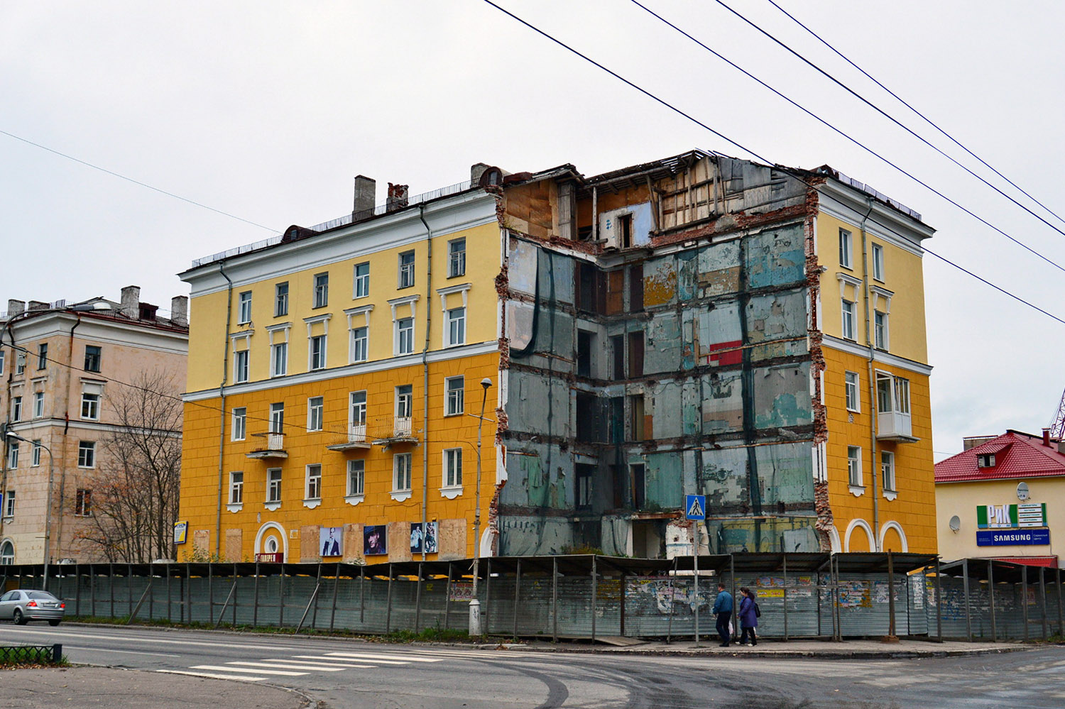 Северодвинск, Проспект Ленина, 5 / Улица Торцева, 32