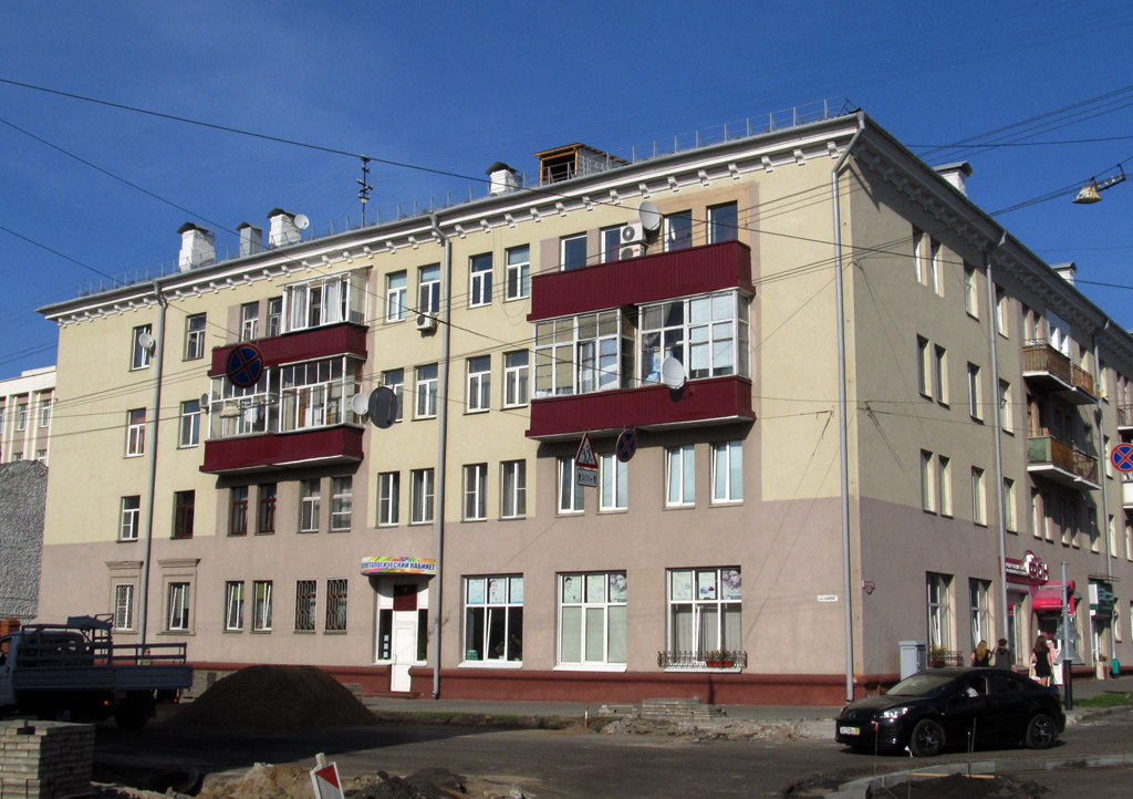 Гомель, Улица Кирова, 7 / Крестьянская улица, 19