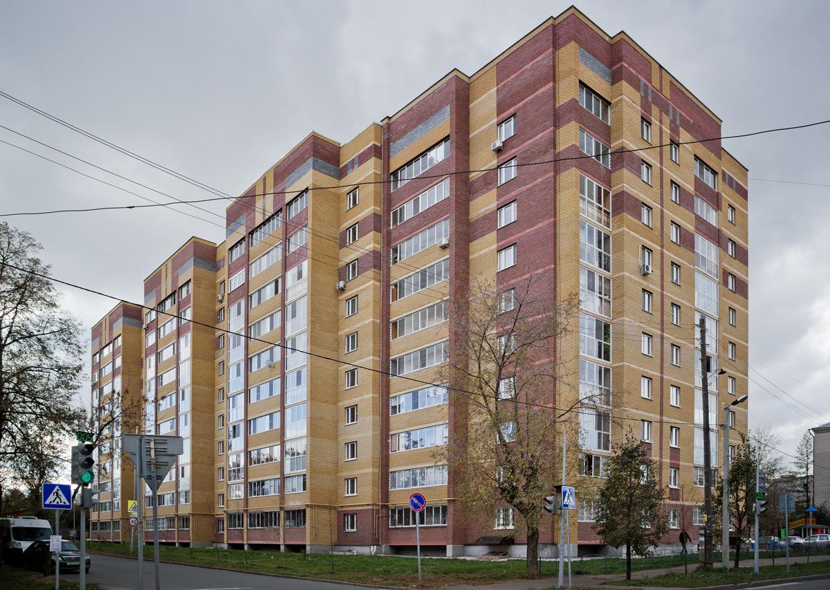 Казань, Улица Чапаева, 11 / Улица Максимова, 43