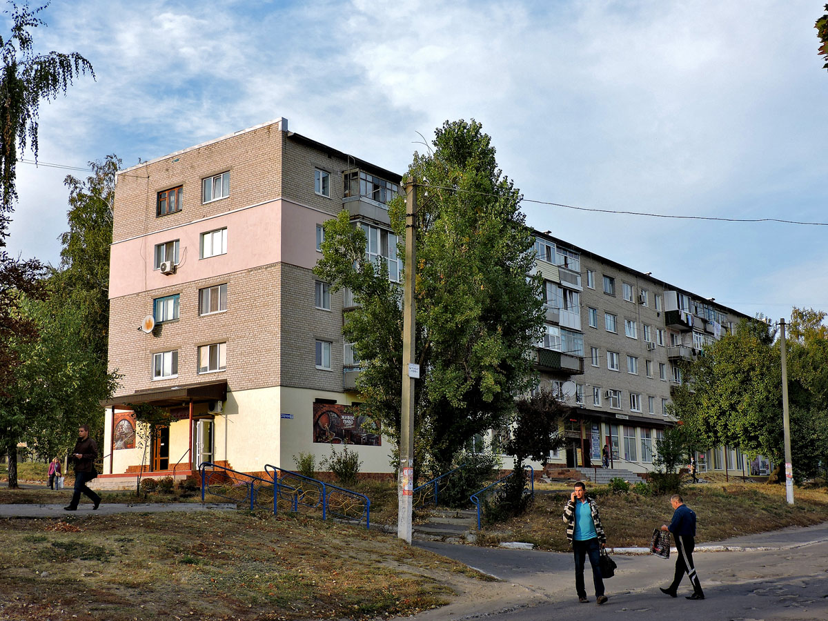 Донец, Спортивная улица, 11