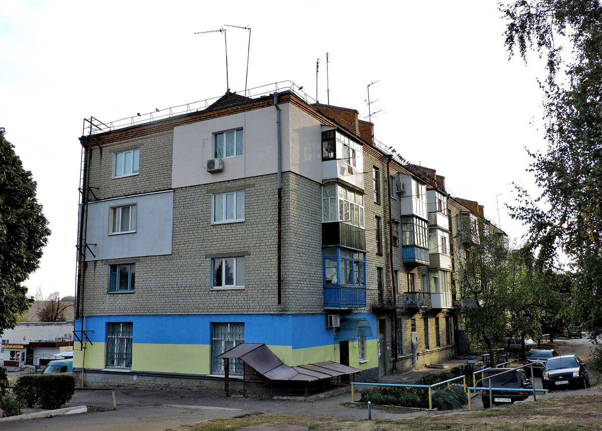 Донец, Центральная улица, 11