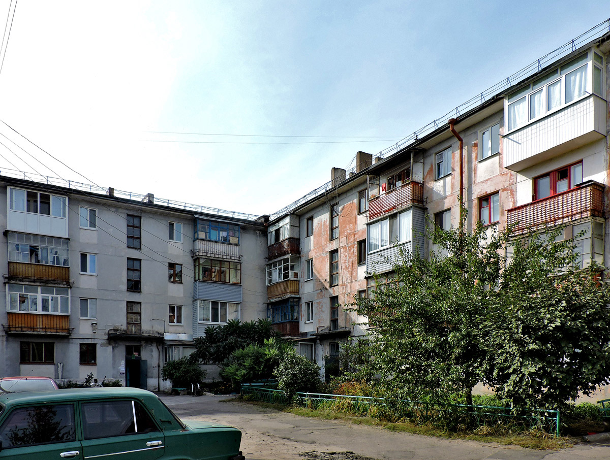Змиёвский район, пгт Слобожанское, Улица Энергетиков, 1; Спортивная улица, 2