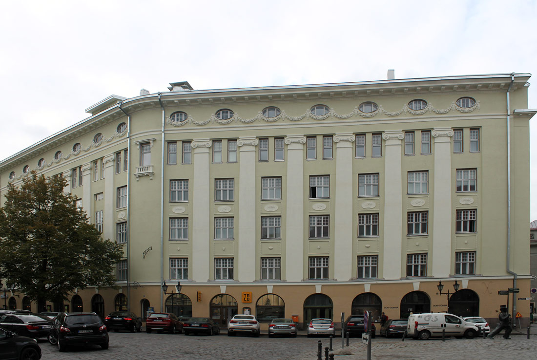 Таллин, Müürivahe, 14-16 / Suur-Karja, 18 / Vabaduse väljak, 2