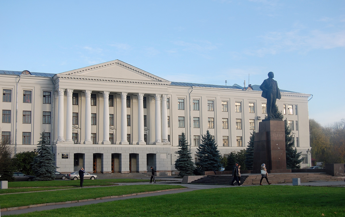 Псков, Площадь Ленина, 2