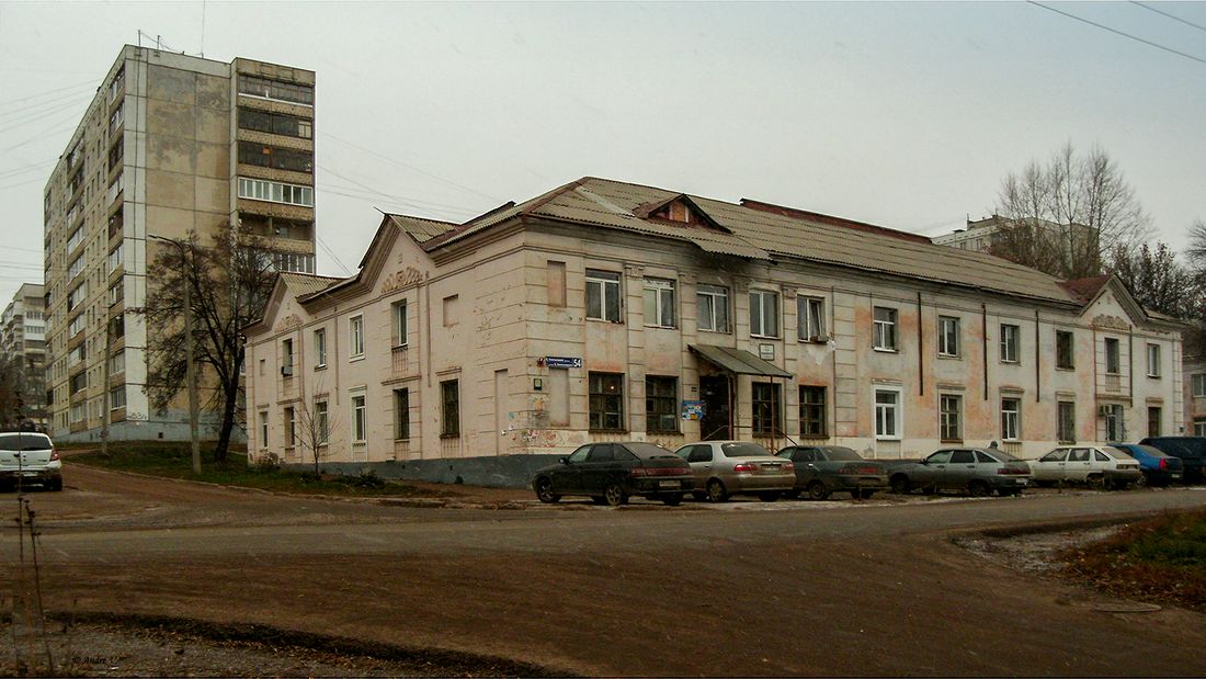 Уфа, Улица Богдана Хмельницкого, 54; Черниковская улица, 83/1