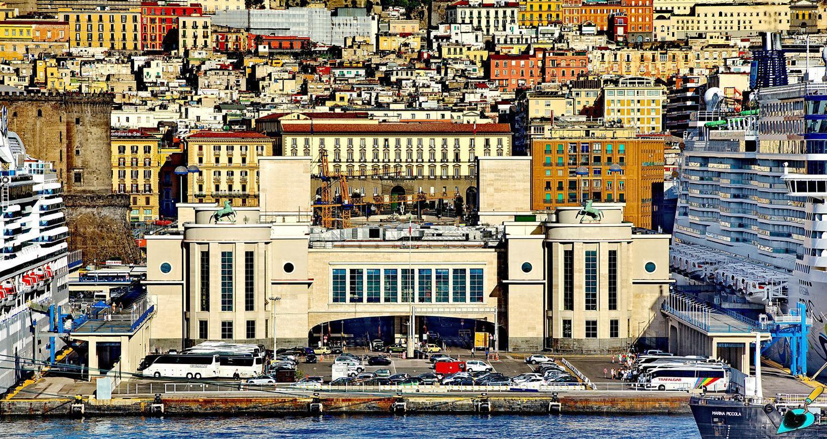 Неаполь, Porto di Napoli