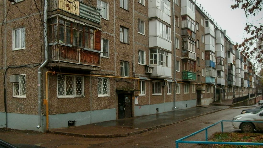 Уфа, Улица Ульяновых, 15 / Нежинская улица, 18