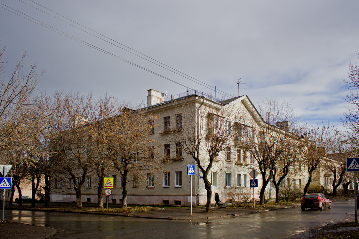 Kazan, Улица Правды, 8 / Начальная улица, 19