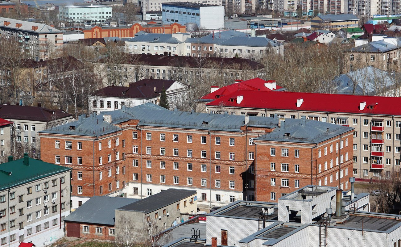Казань, Улица Академика Кирпичникова, 13 / Улица Александра Попова, 12