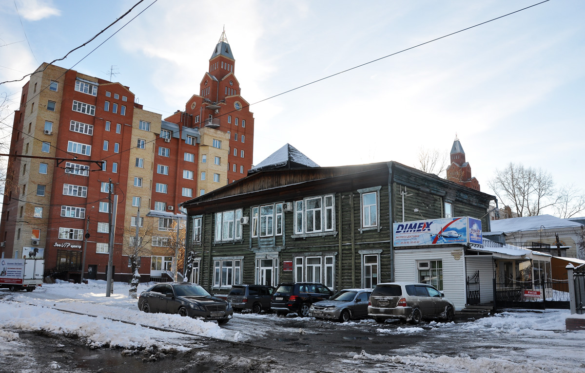 Омск, Почтовая улица, 33; Улица маршала Жукова, 65