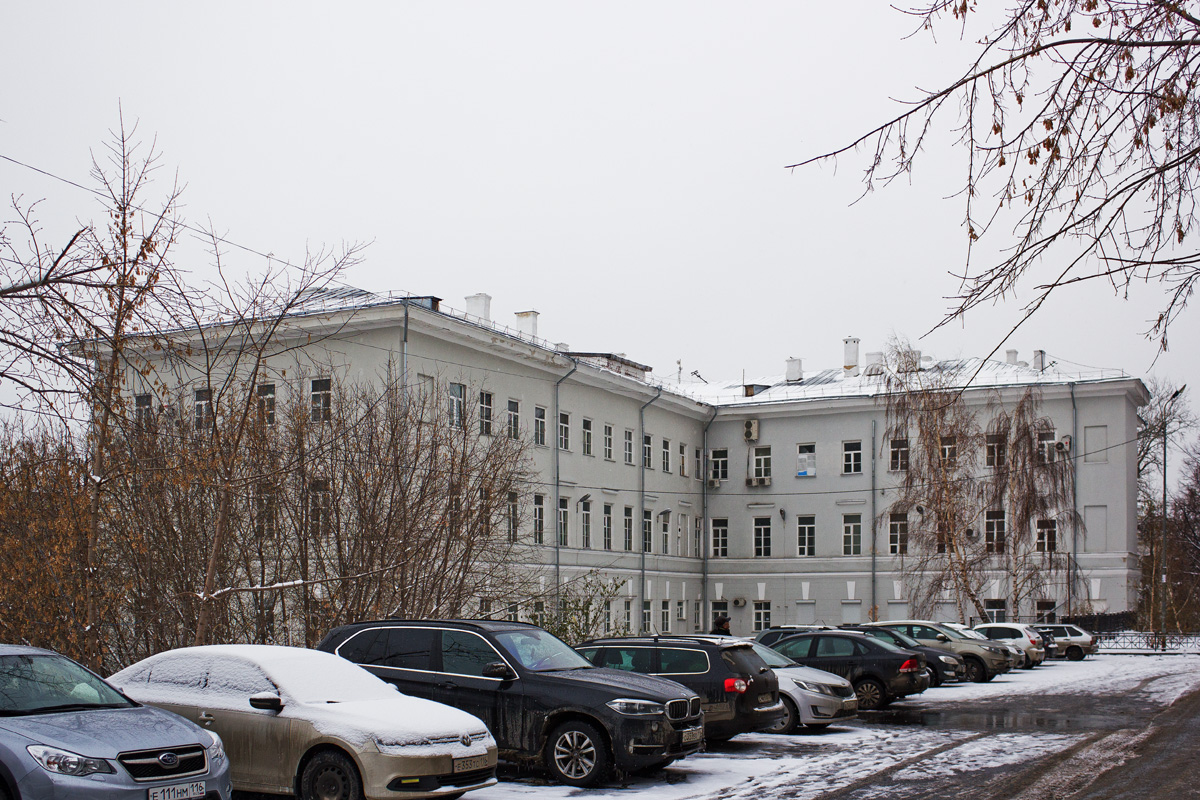 Казань, Кремлёвская улица, 37 / Улица Профессора Нужина, 1