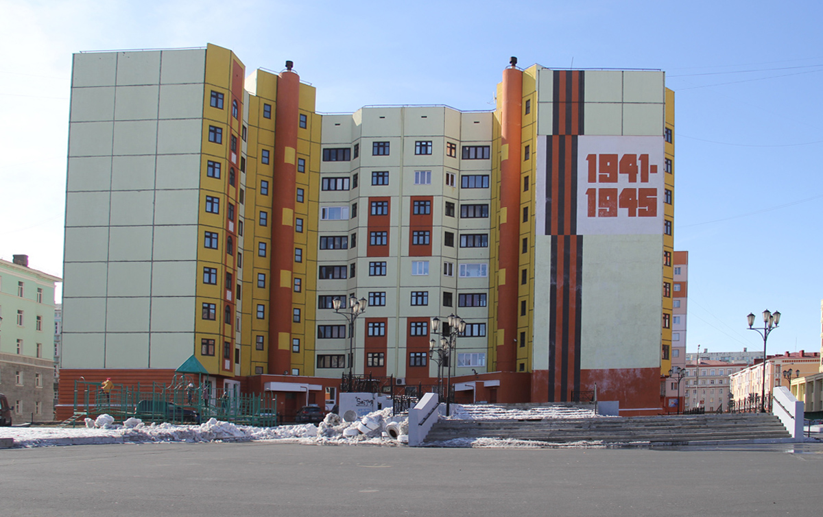 Норильск, Улица Севастопольская, 6 / Улица Богдана Хмельницкого, 4