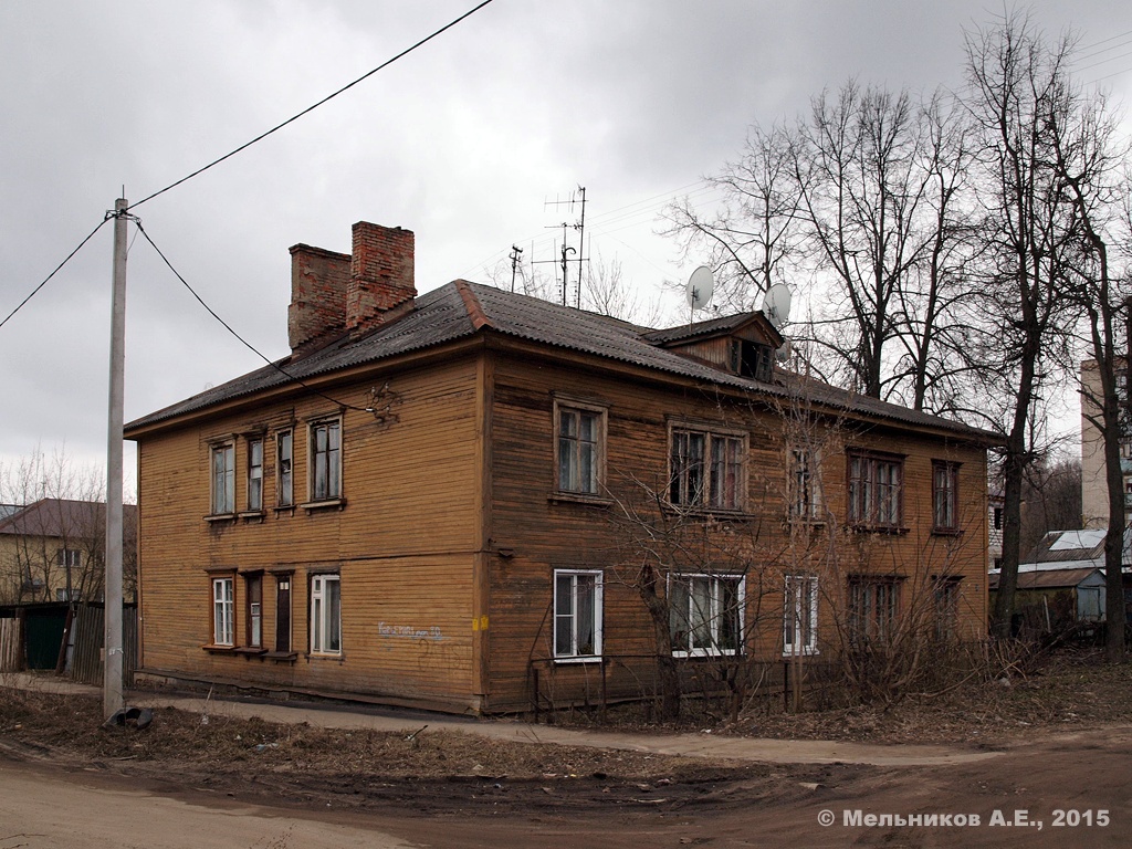 Иваново, Улица Колотилова, 60 / Карьерная улица, 80