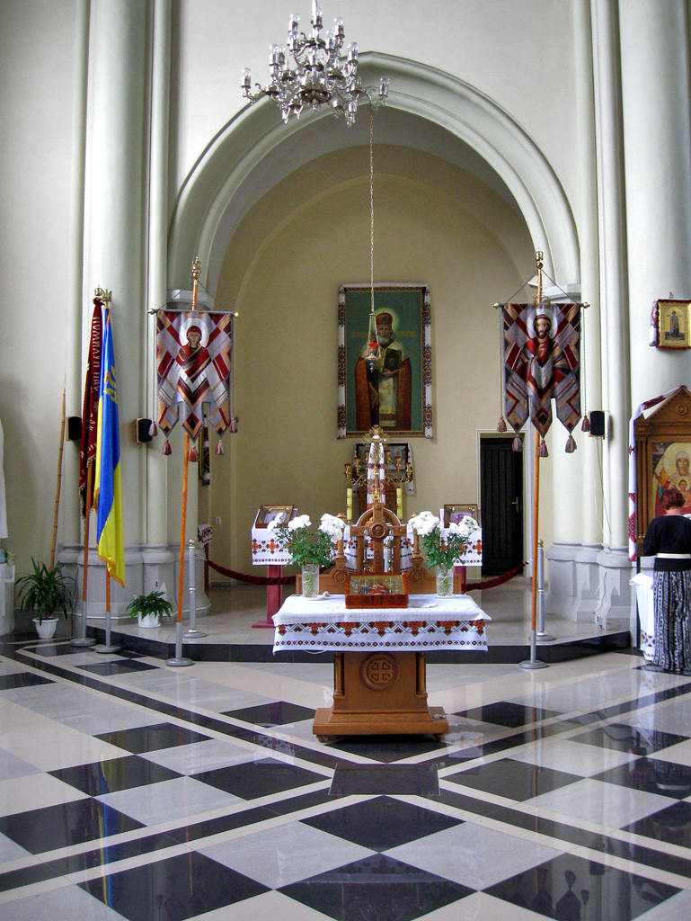 Львов, Площадь Кропивницкого, 1
