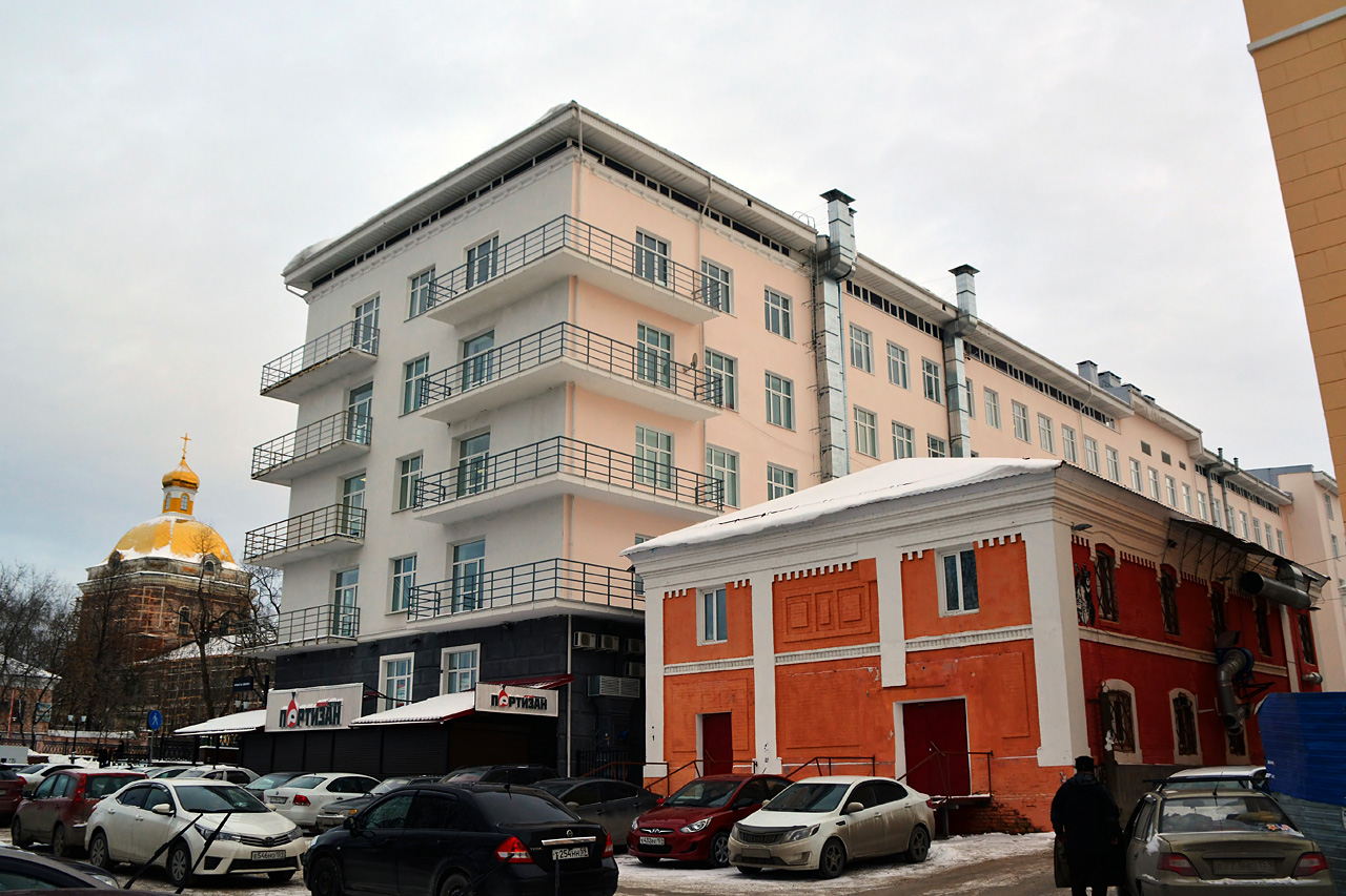 Пермь, Комсомольский проспект, 4; Комсомольский проспект, 1; Улица Окулова, 4а