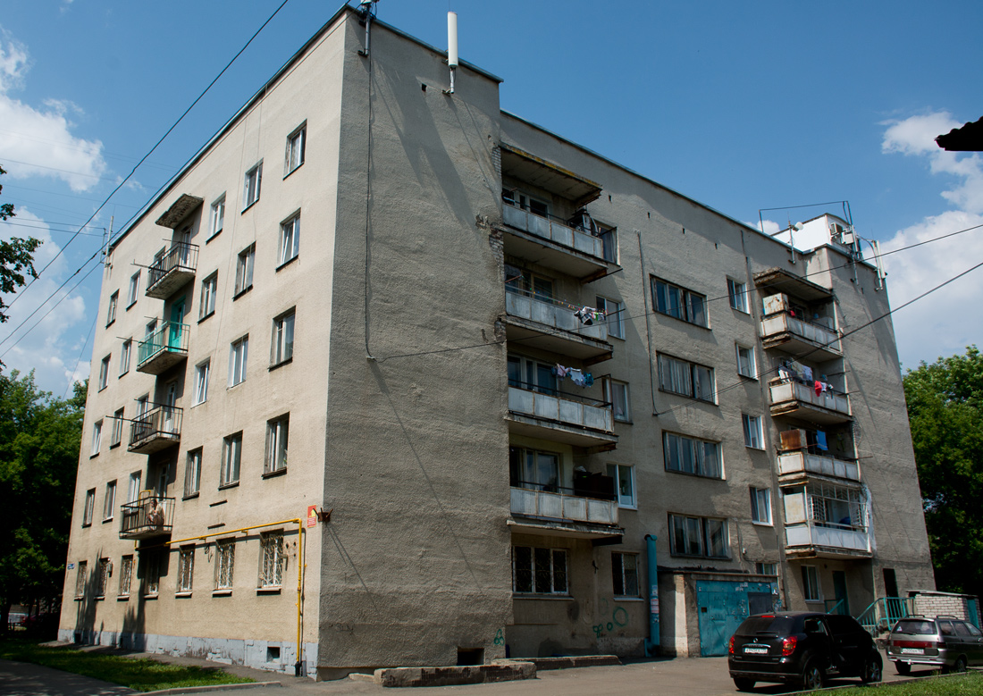 Уфа, Черниковская улица, 43 / Улица Коммунаров, 12