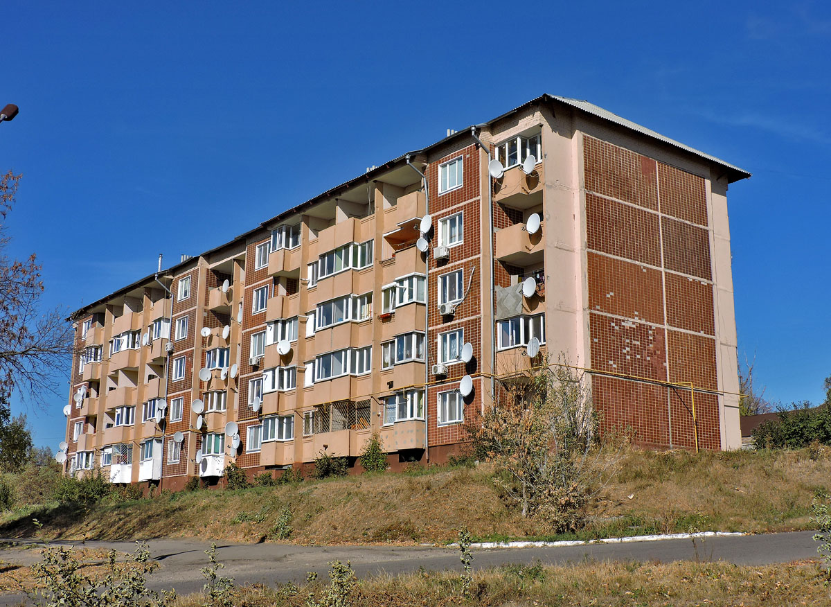 Валки, Рождественская улица, 2
