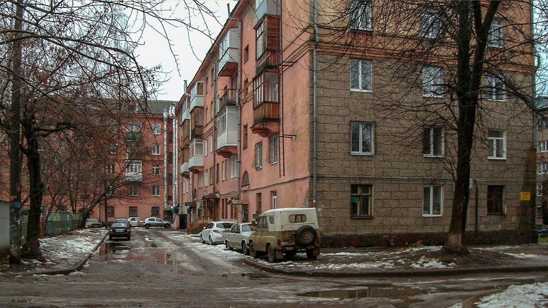 Уфа, Улица 40 лет Октября, 11 / Улица Гончарова, 17