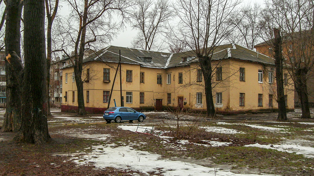 Уфа, Улица 40 лет Октября, 13 / Улица Гончарова, 18 Уфа, Улица 40 лет Октября, 13 / Улица Гончарова, 18