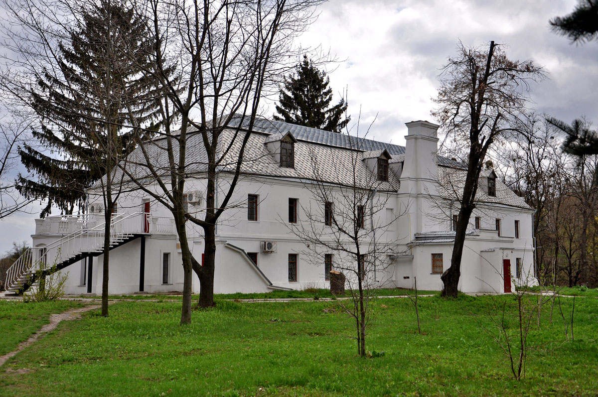 Канев, Улица Героев Небесной Сотни, 64