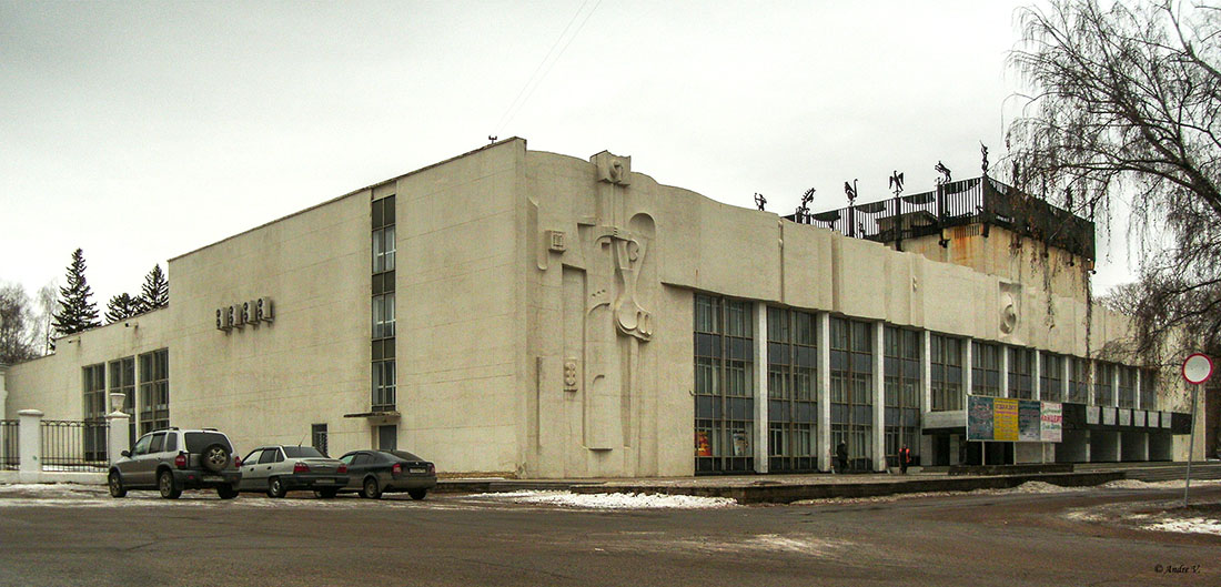 Ufa, Первомайская улица, 47 / Улица Александра Невского, 15