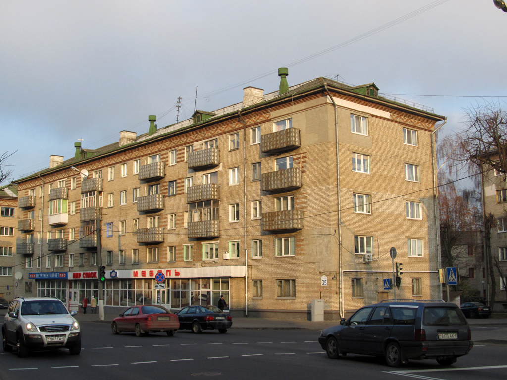 Могилёв, Пионерская улица, 35 / Переулок Буянова, 1