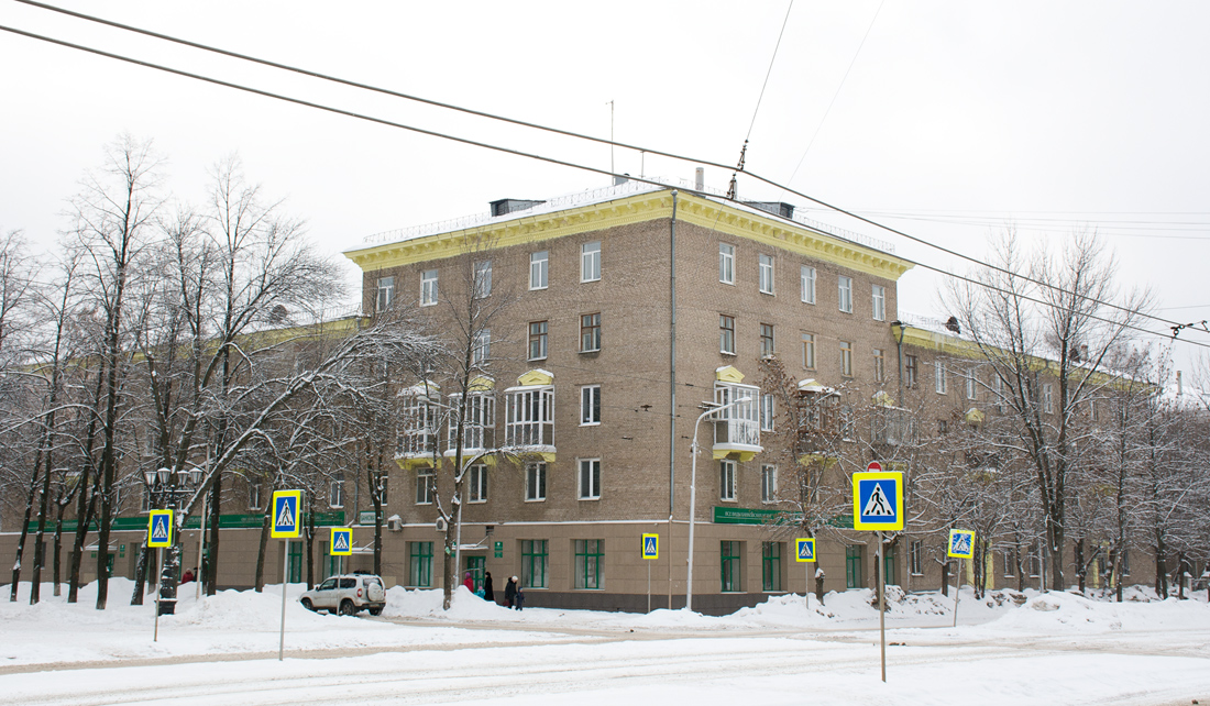 Уфа, Первомайская улица, 10 / Кольцевая улица, 18
