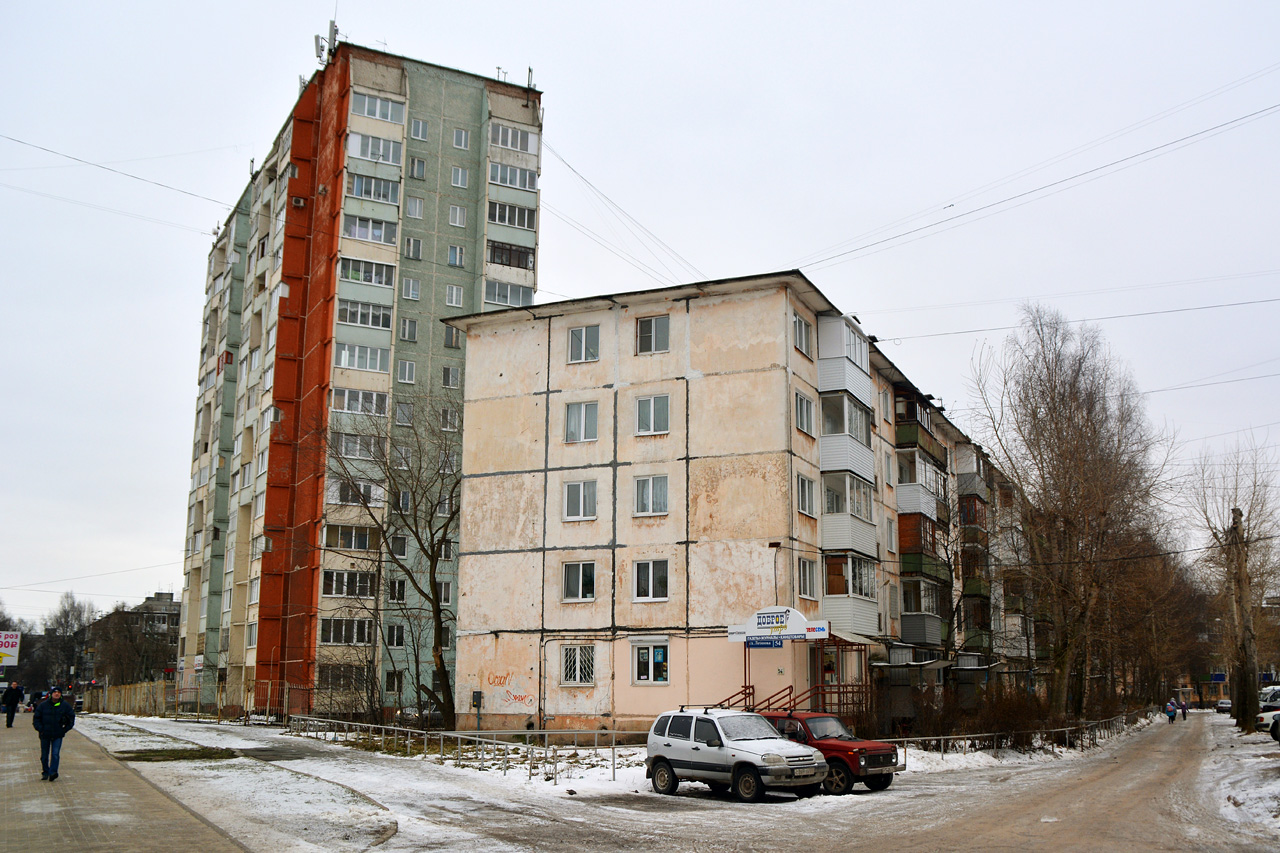 Пермь, Улица Космонавта Леонова, 56А; Улица Космонавта Леонова, 54
