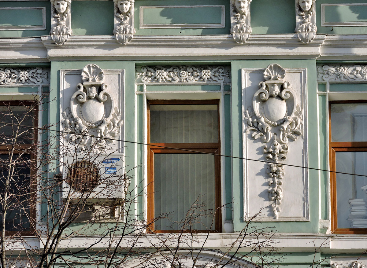 Харьков, Площадь Конституции, 12