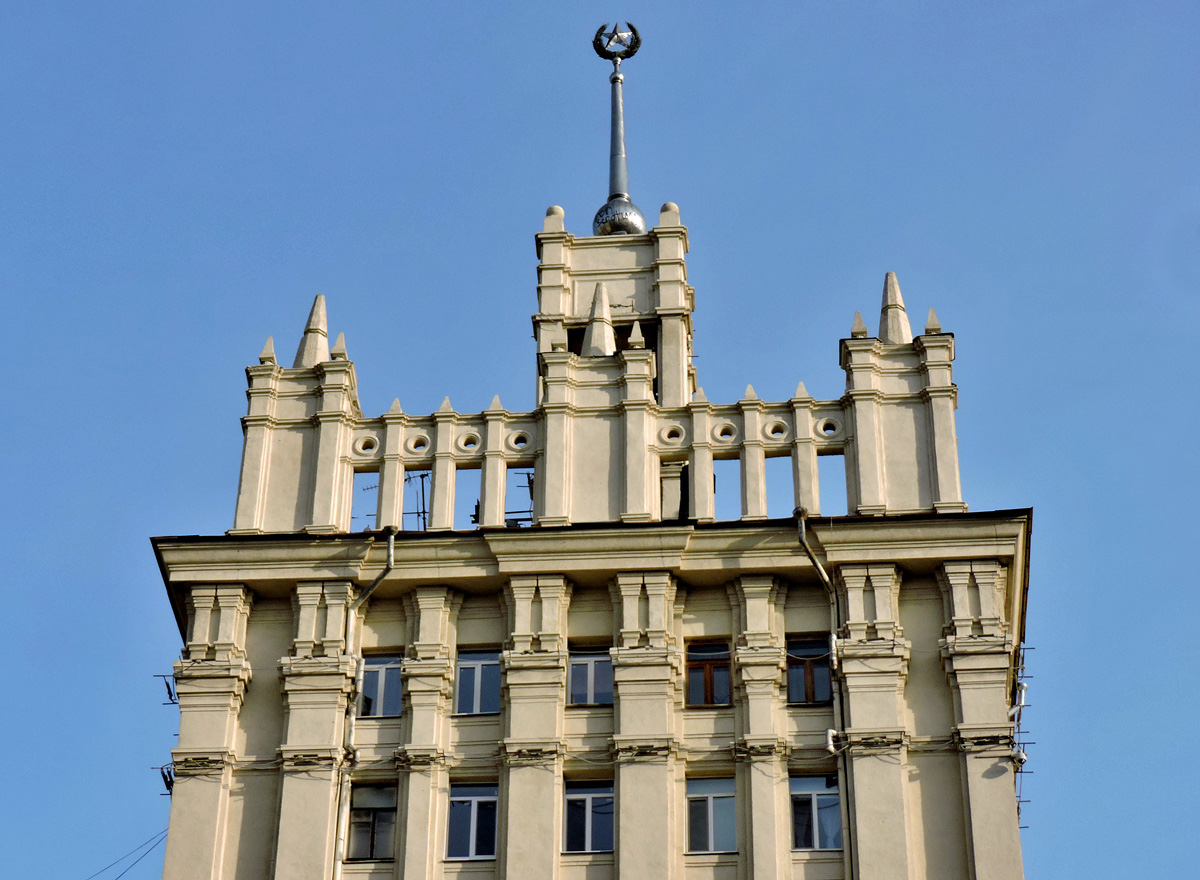 Харьков, Площадь Конституции, 2 / Проспект Героев Харькова, 2