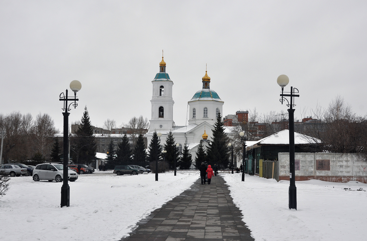 Омск, Тарская улица, 33; Тарская улица, 50 / Улица Рабиновича, 82