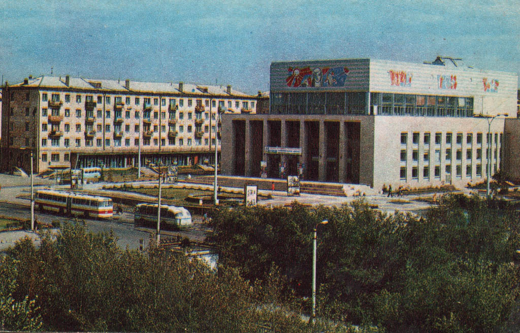 Караганда, Бульвар Мира, 19/1; Бульвар Мира, 19