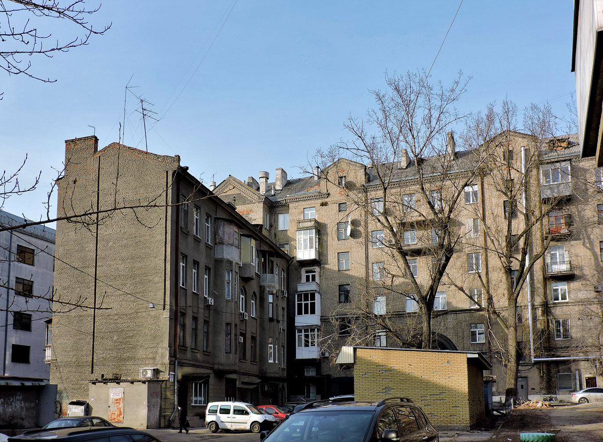 Харьков, Троицкий переулок, 2; Павловская площадь, 8