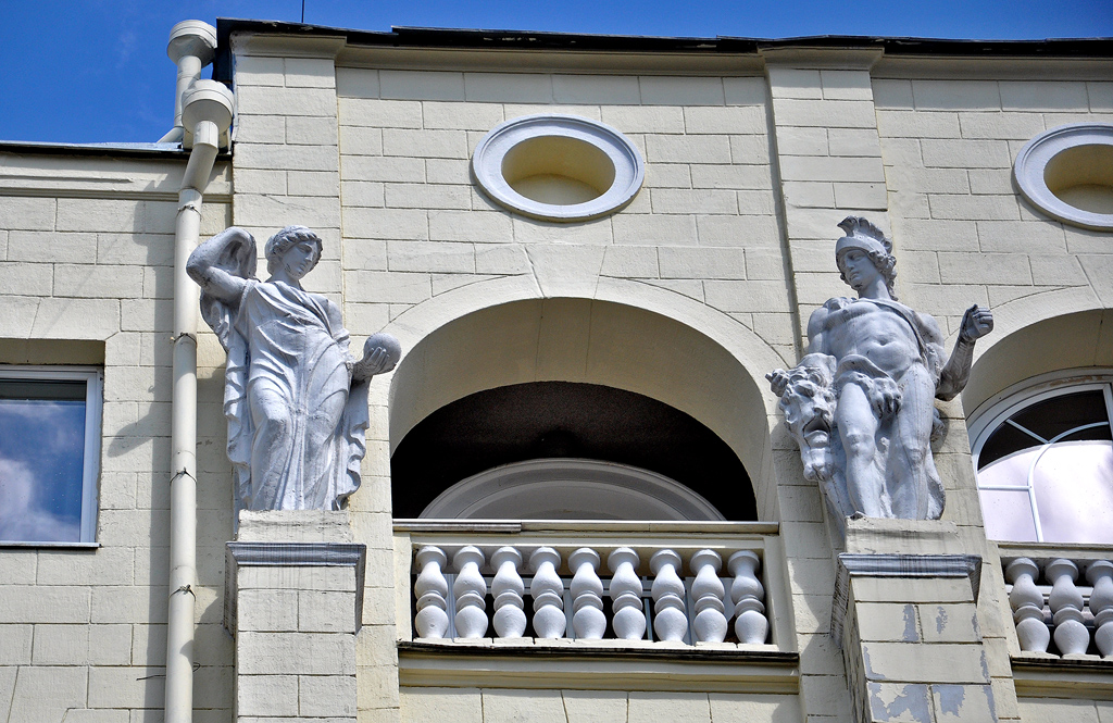 Харьков, Сумская улица, 17 / Рымарская улица, 22
