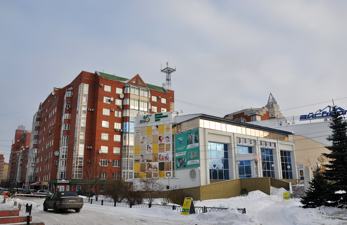 Omsk, Улица 5-й Армии, 2; Улица Красный путь, 32